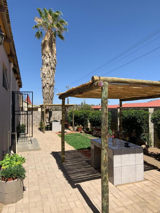 Keetmanshoop Self-Catering Hotel ภายนอก รูปภาพ