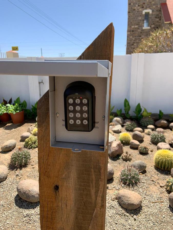 Keetmanshoop Self-Catering Hotel ภายนอก รูปภาพ