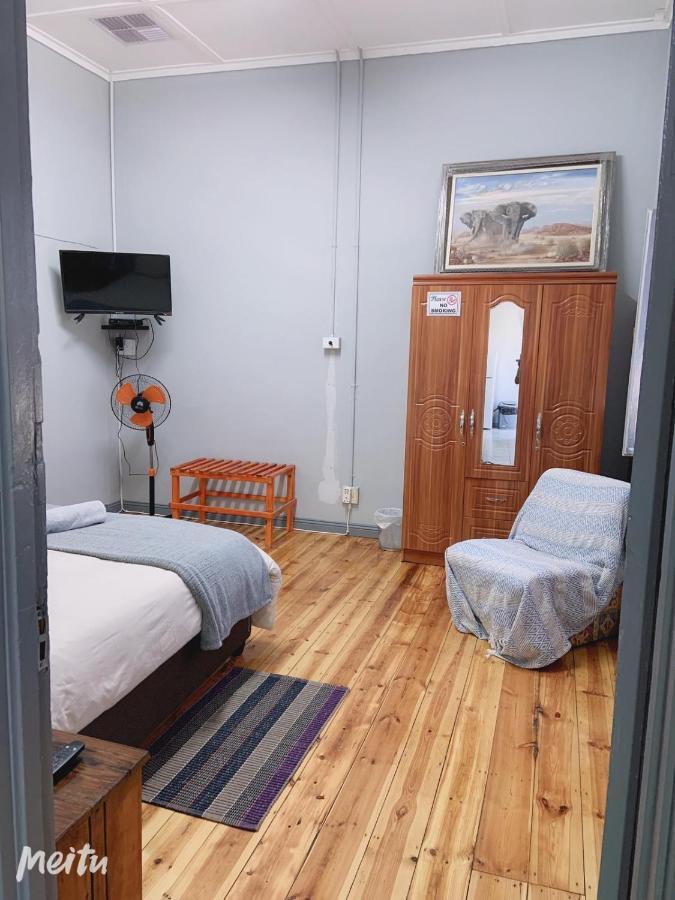 Keetmanshoop Self-Catering Hotel ภายนอก รูปภาพ